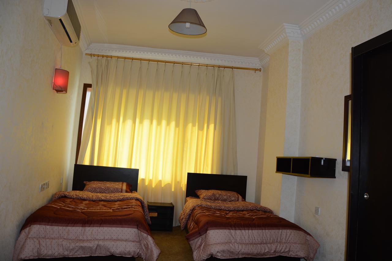 Teeba Palace Hotel Suites Amman Exterior photo