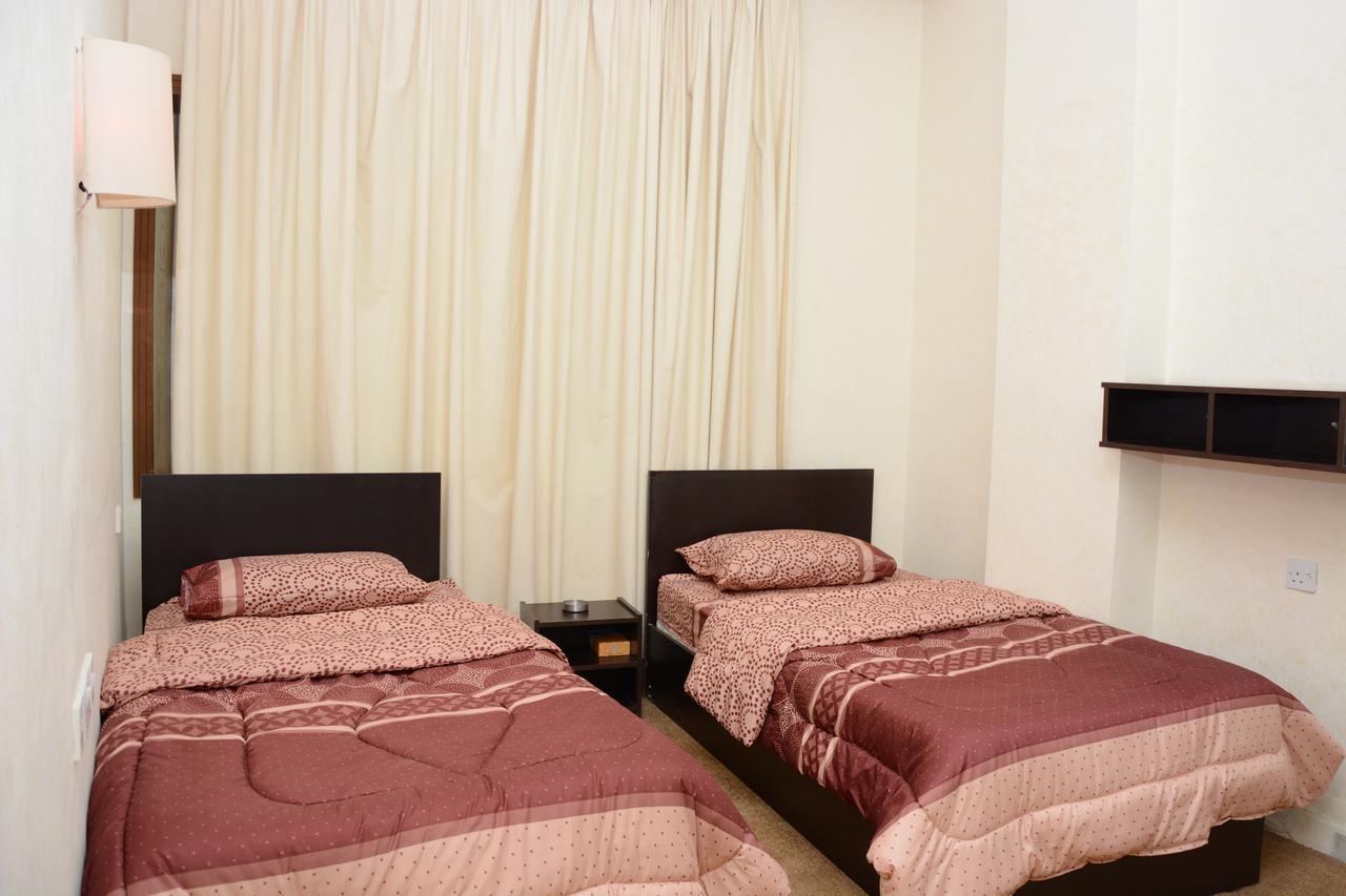 Teeba Palace Hotel Suites Amman Exterior photo