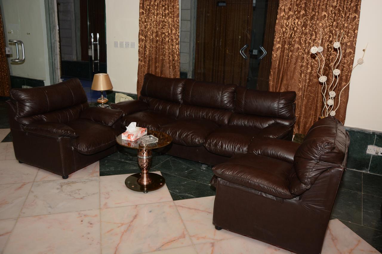 Teeba Palace Hotel Suites Amman Exterior photo