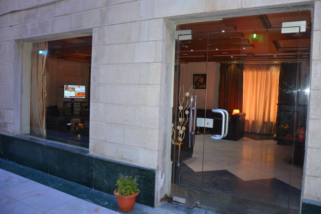 Teeba Palace Hotel Suites Amman Exterior photo