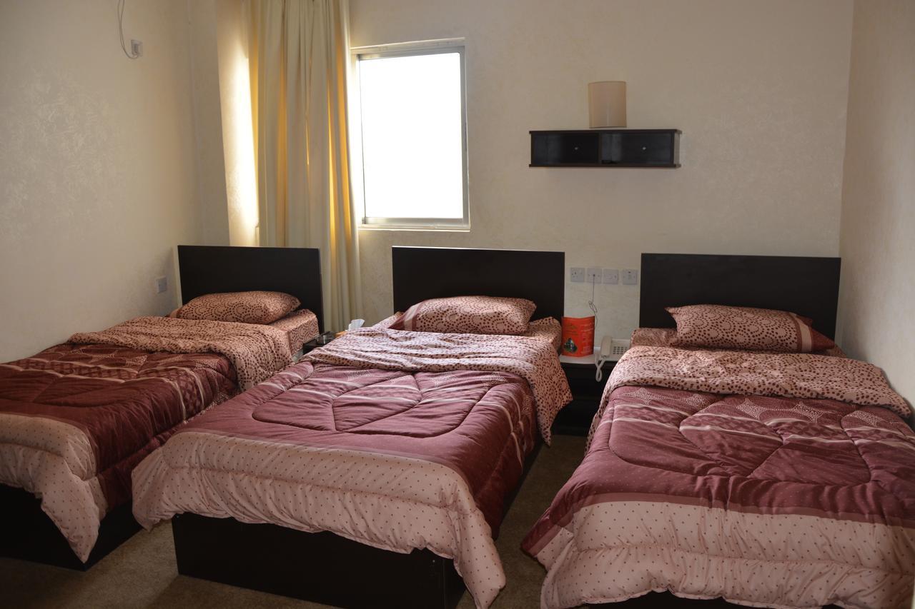 Teeba Palace Hotel Suites Amman Exterior photo
