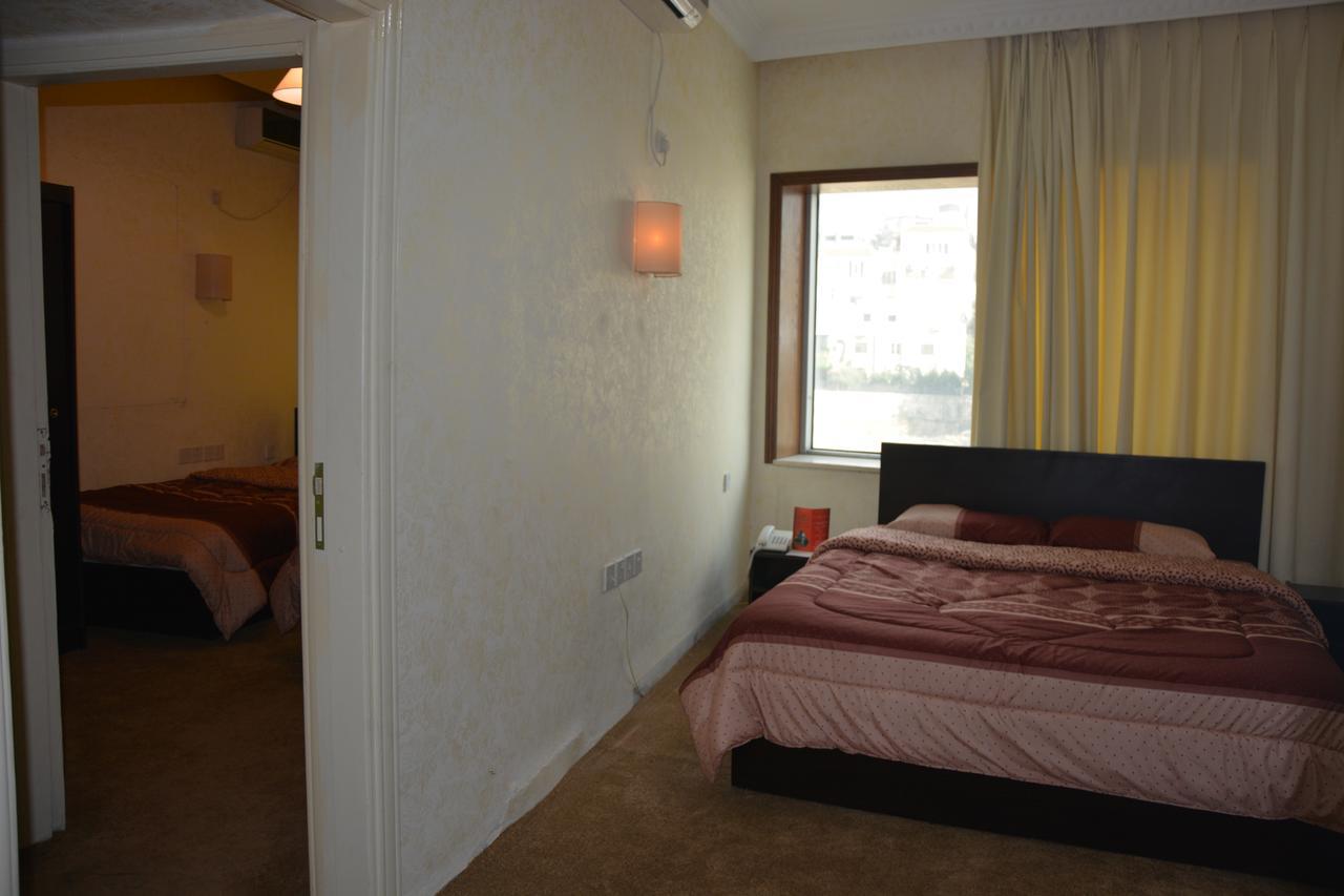 Teeba Palace Hotel Suites Amman Exterior photo