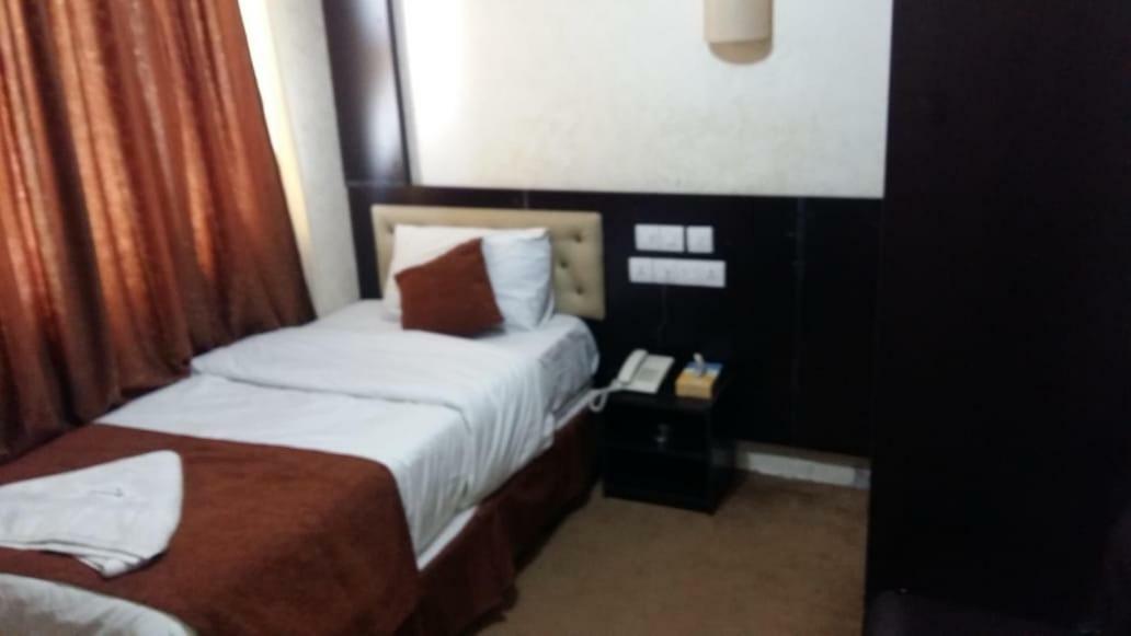 Teeba Palace Hotel Suites Amman Exterior photo